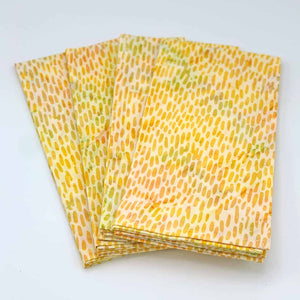https://www.coloruplife.com/cdn/shop/products/yellow-cloth-napkins-set-of-4_300x.jpg?v=1677177078